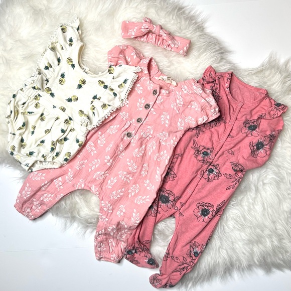 Jessica Simpson Baby Girl Bundle! - Picture 1 of 6